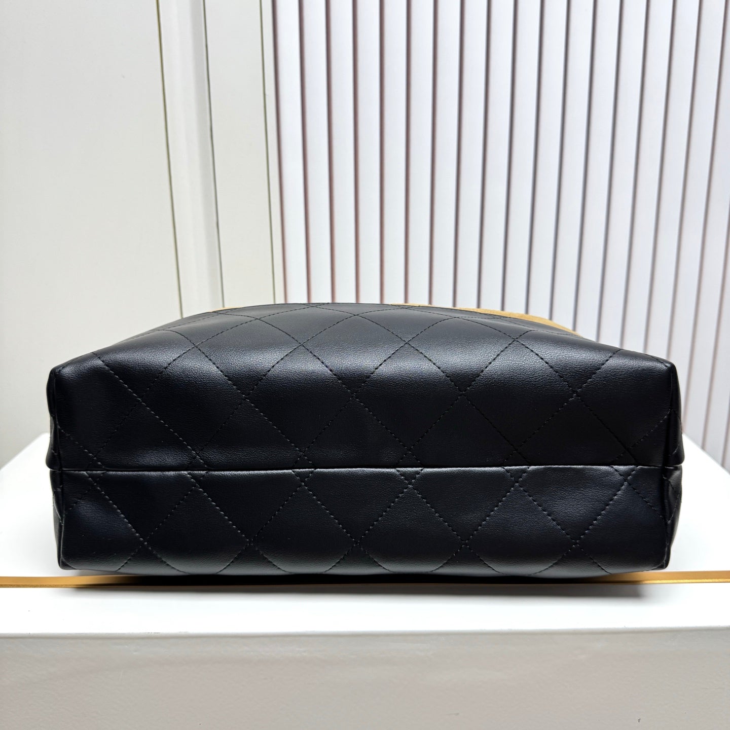 B1P46C17 Popular leather bag