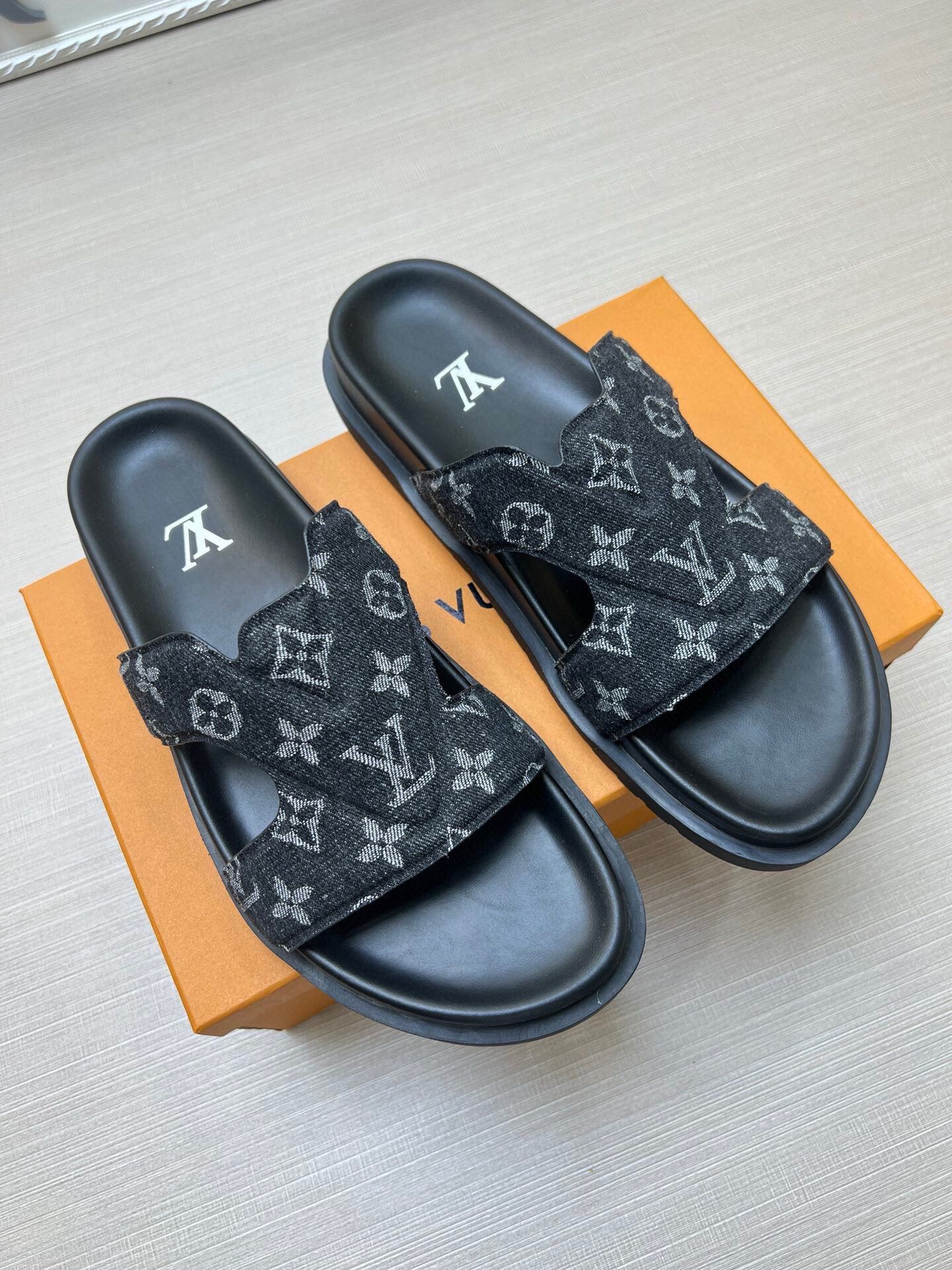 Z5LE226 Popular Slippers