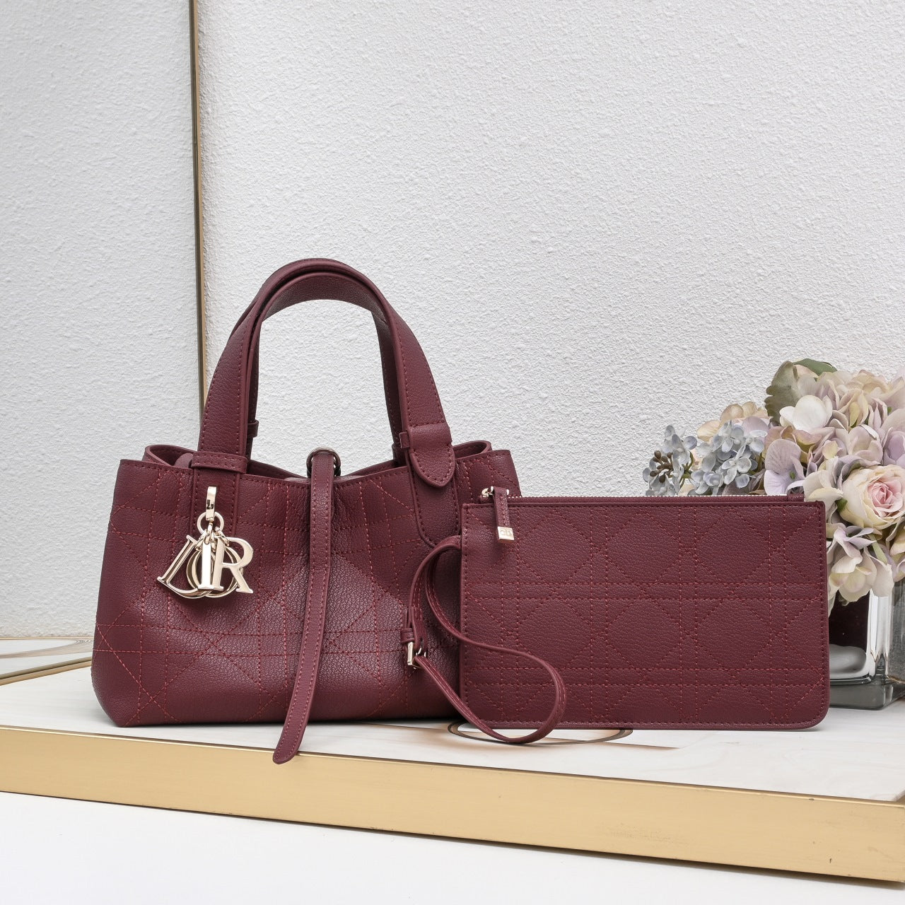 B1R76D42 Popular leather bag