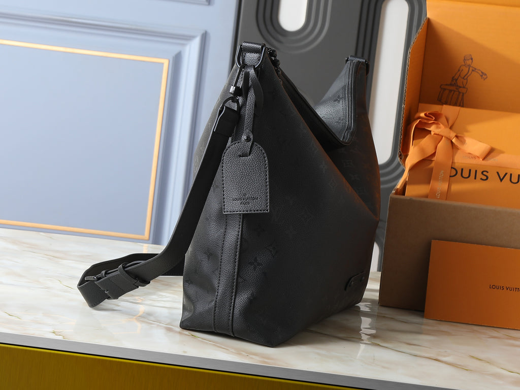 B1P36E24 Popular leather bag