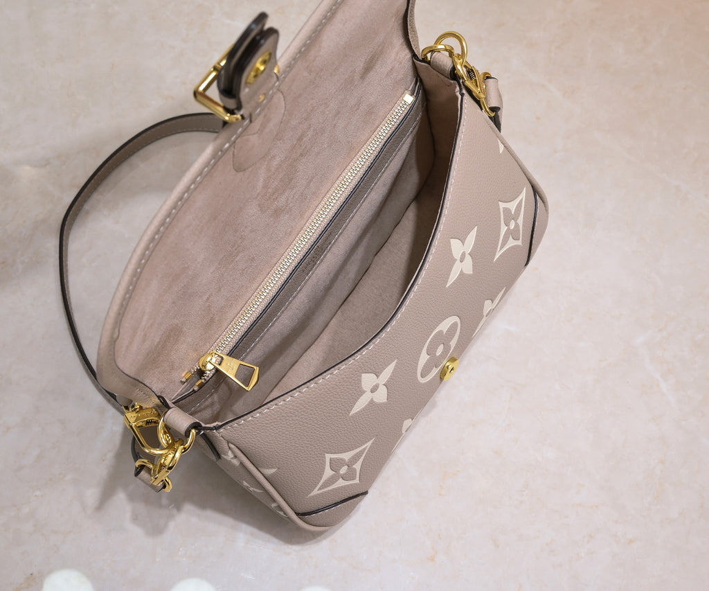 B1P36E40 Popular leather bag