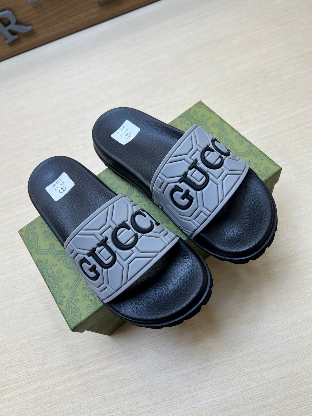 Z5R66B30 Popular Slippers