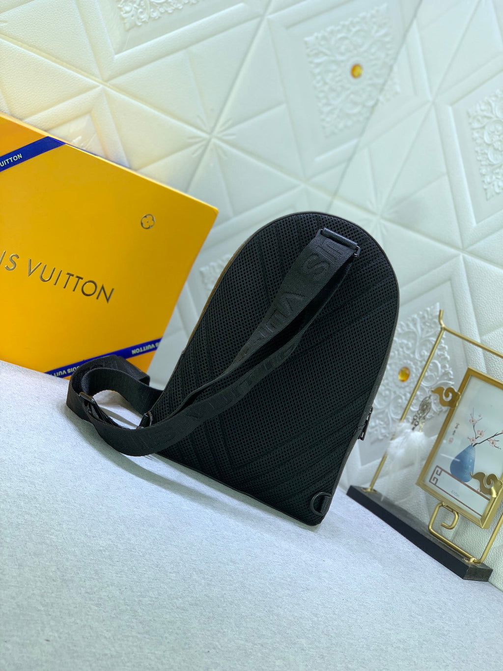 B12X44E340 Popular leather bag 