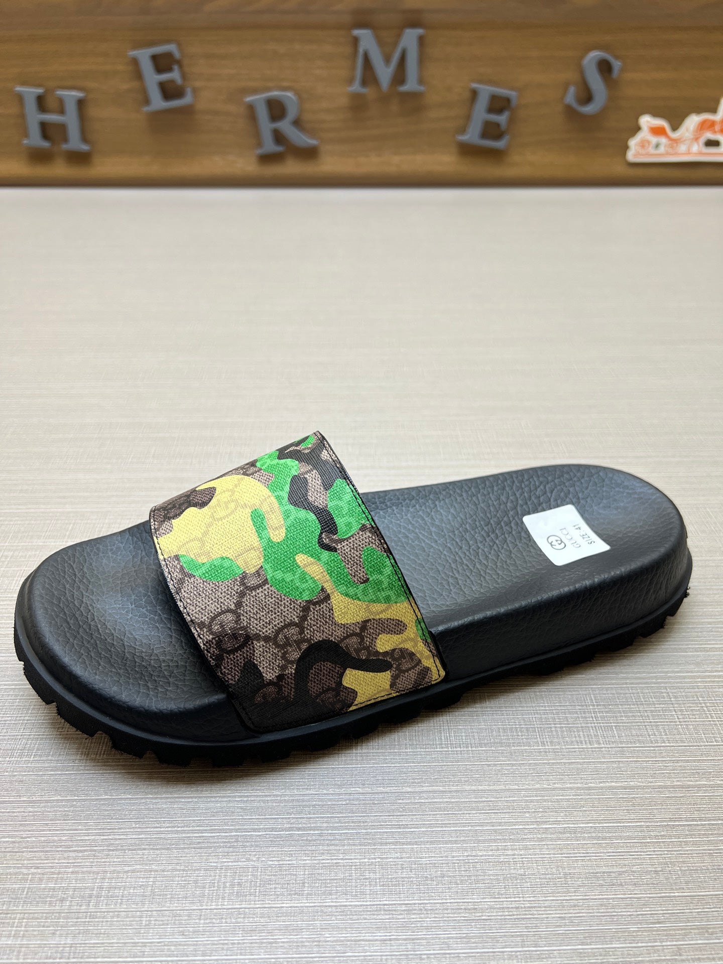 Z5X76B4 Popular slippers