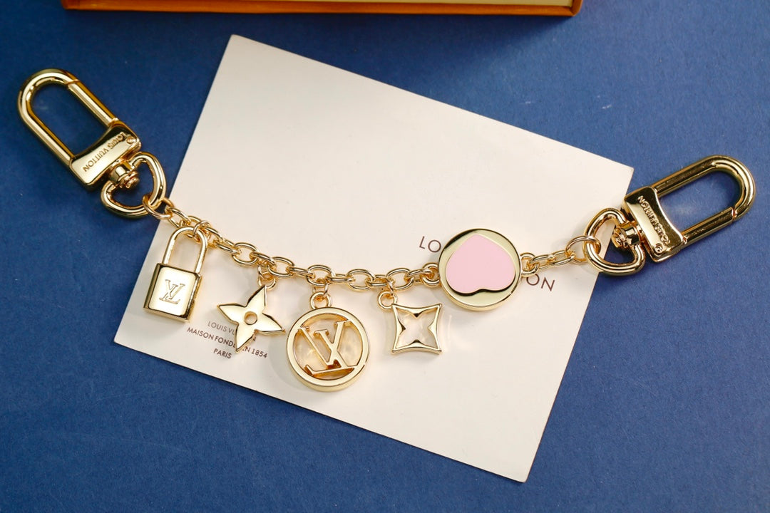 A1Q105E17 Popular bag 's charms accessories