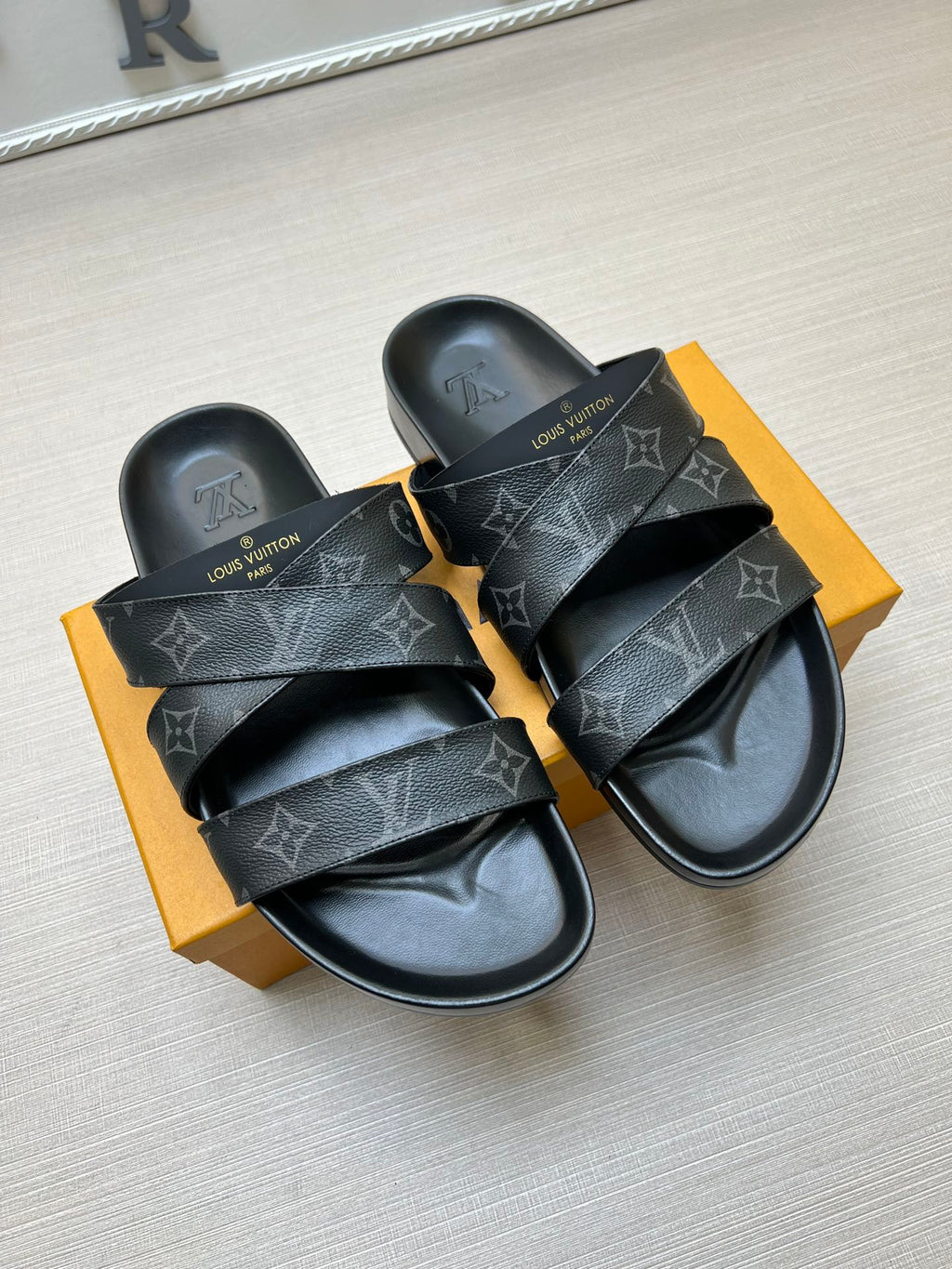 Z5ZE89 Popular slippers