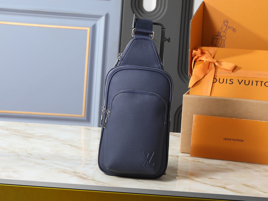 B1P46E24 Popular leather bag