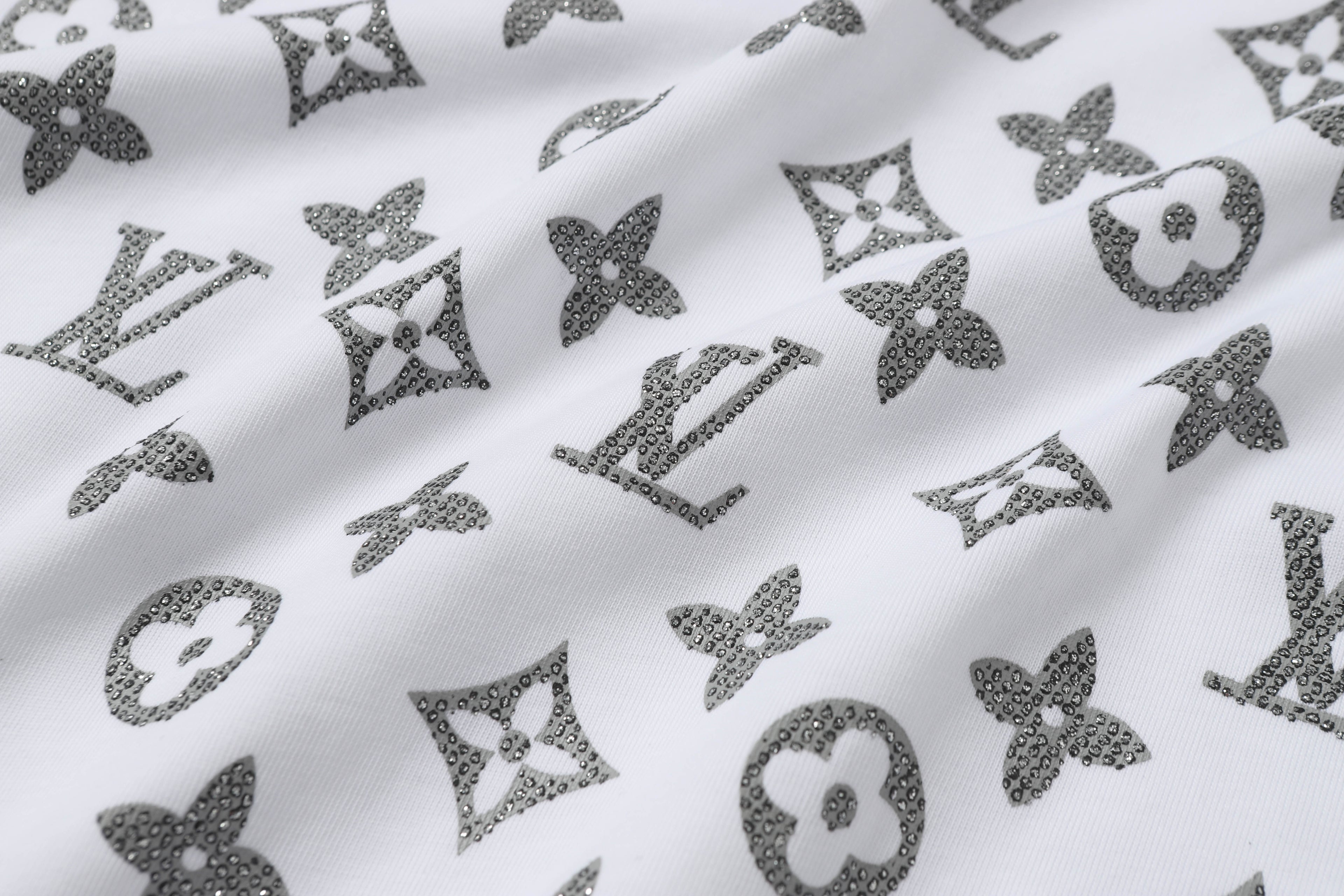 U1R45E152 Popular T-shirt