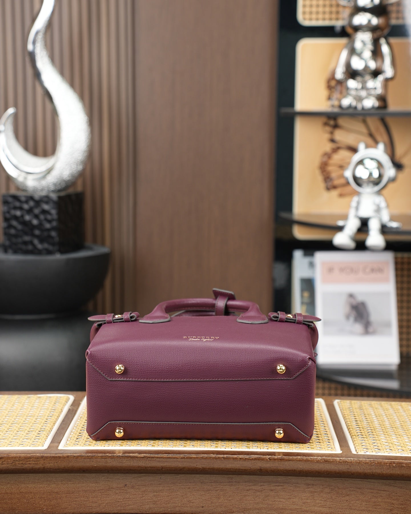 B1R76R20  Popular leather bag
