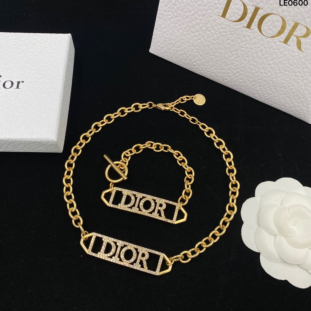 X1N65D7X Popular Necklaces..Bracelets