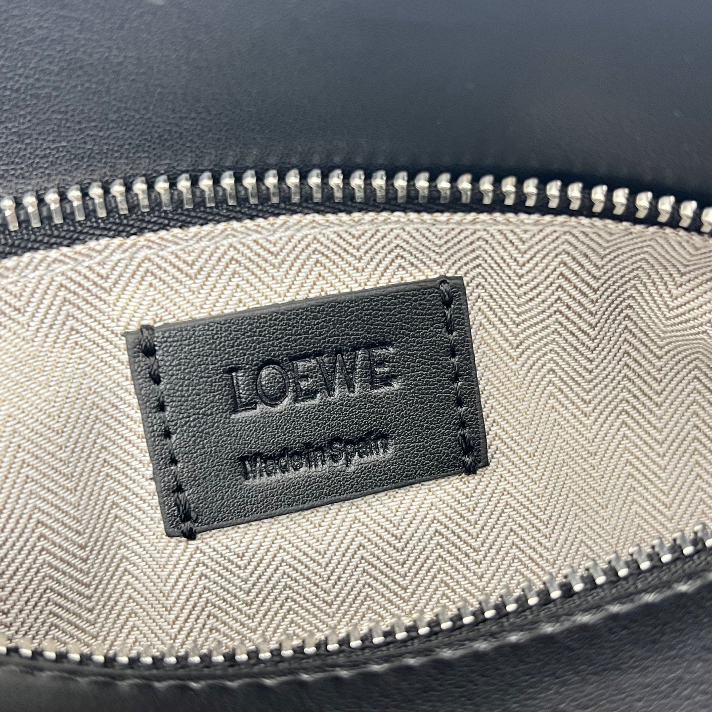 B1R66A17 Popular leather bag