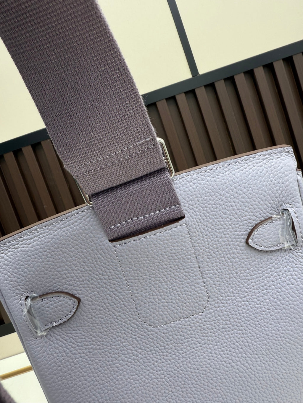 B1P36H46 Popular leather bag