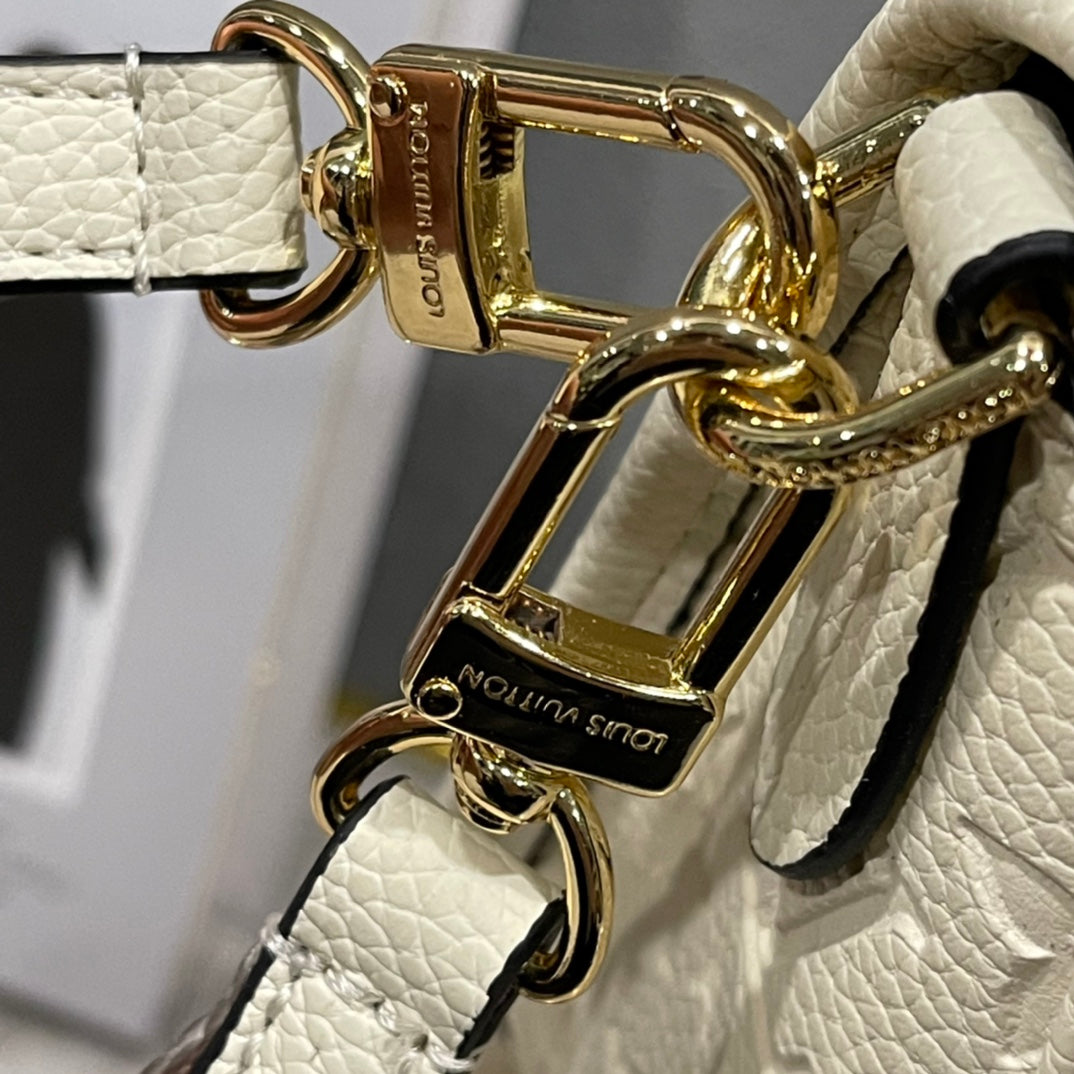 B12X44E318 Popular   leather bag 