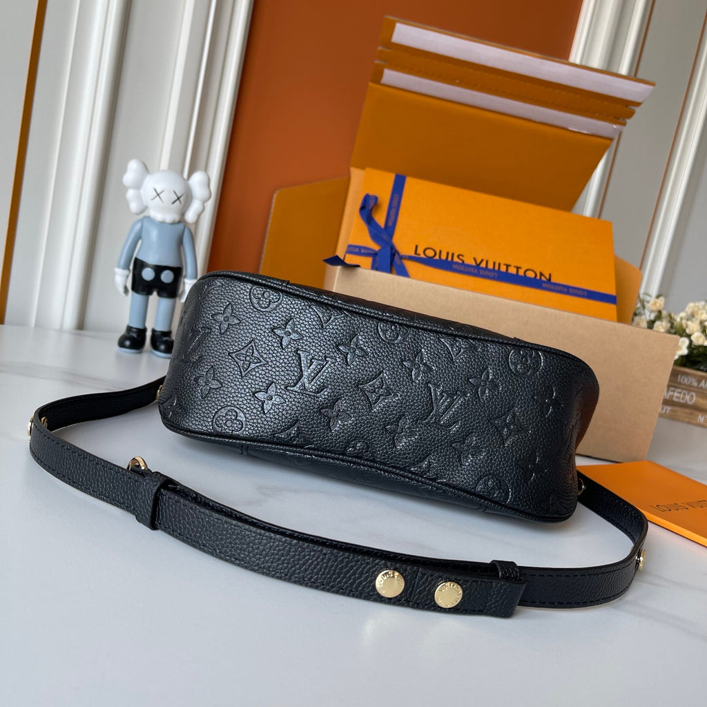 B1R76E01 Popular leather bag