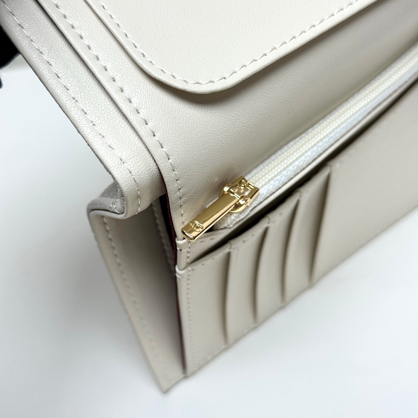 B1P36C126 Popular leather bag