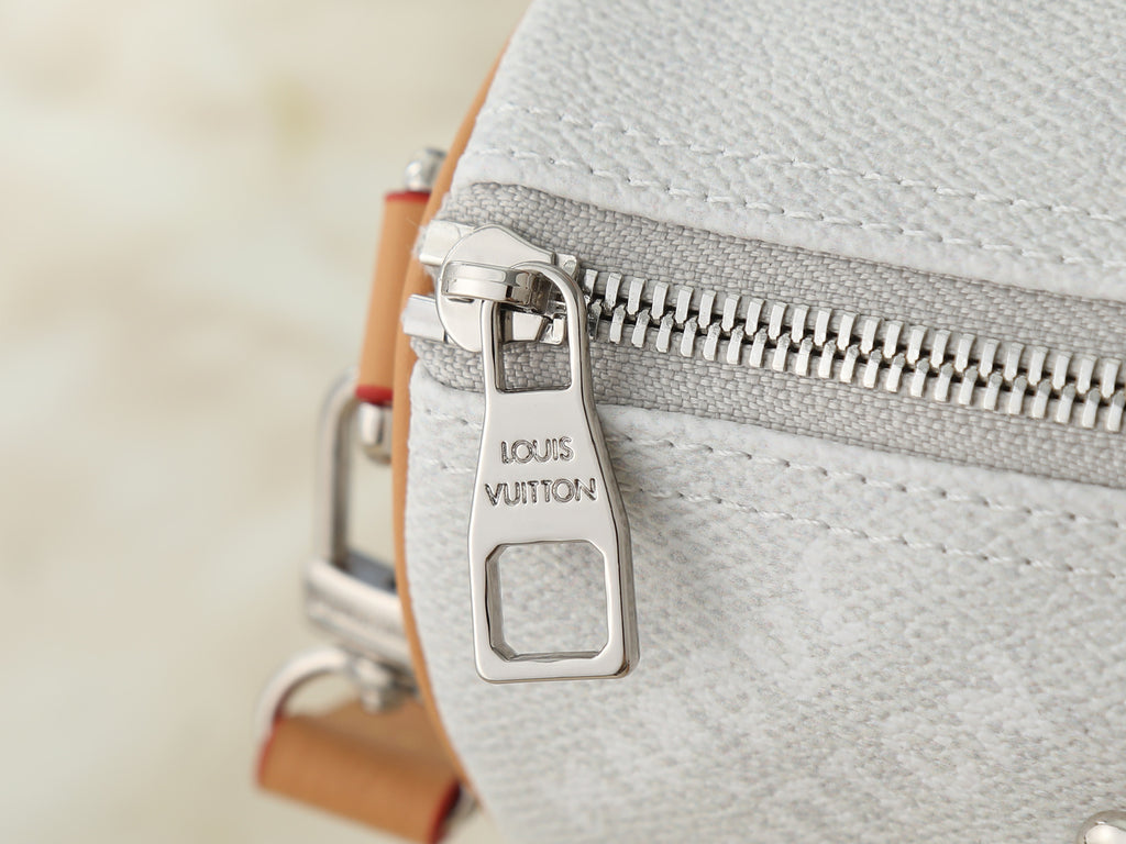 B1R76E51 Popular leather bag