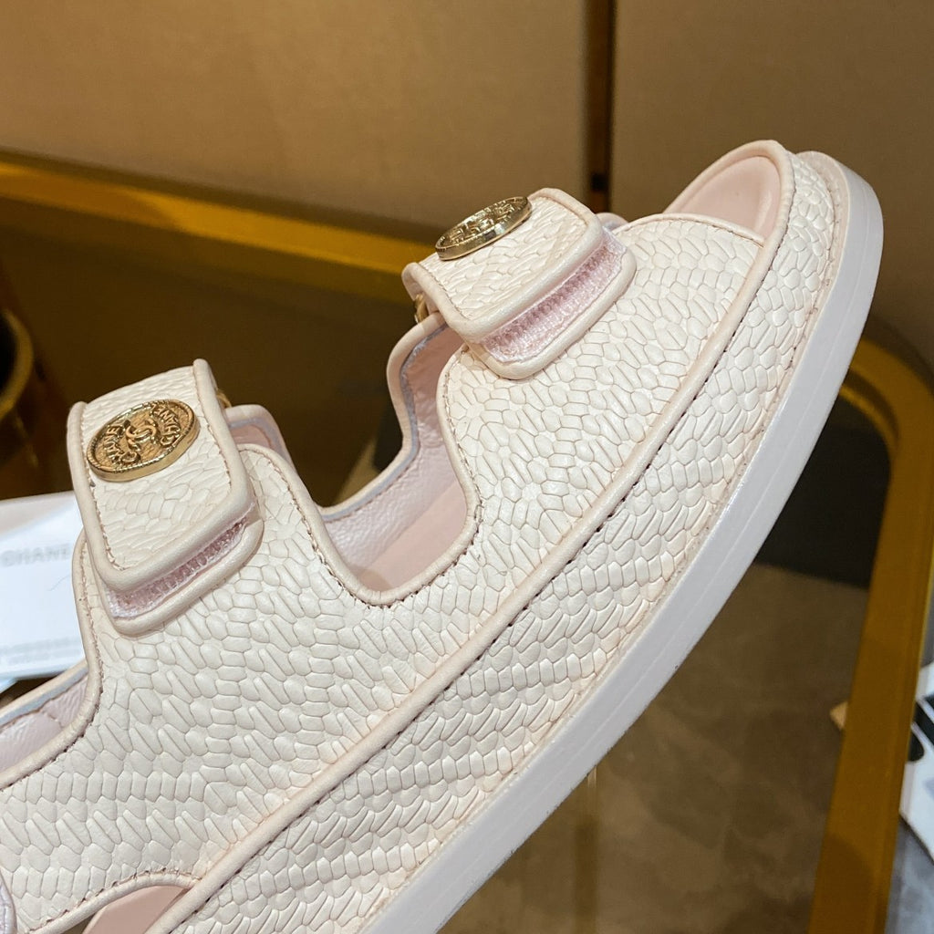 Z2Q55C49 Popular leather shoes
