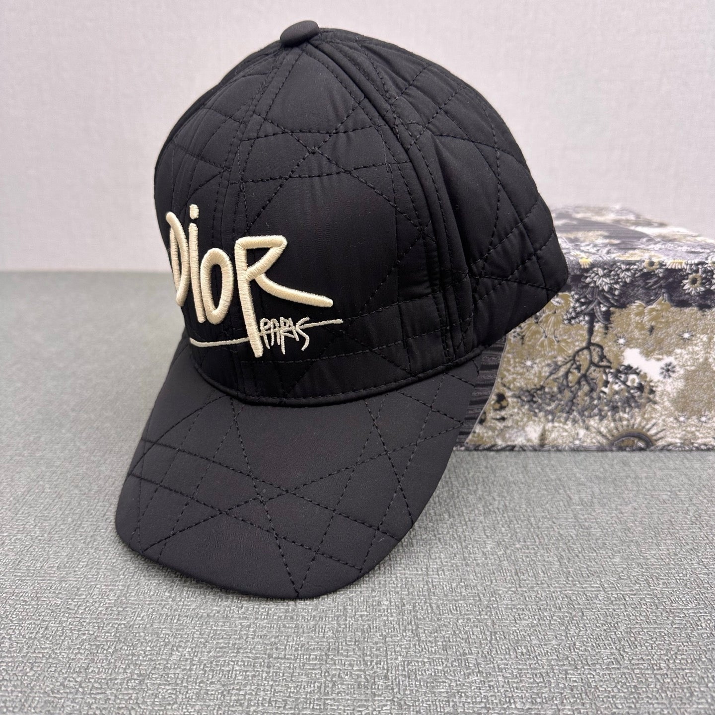 M1Q105D109 Popular hats