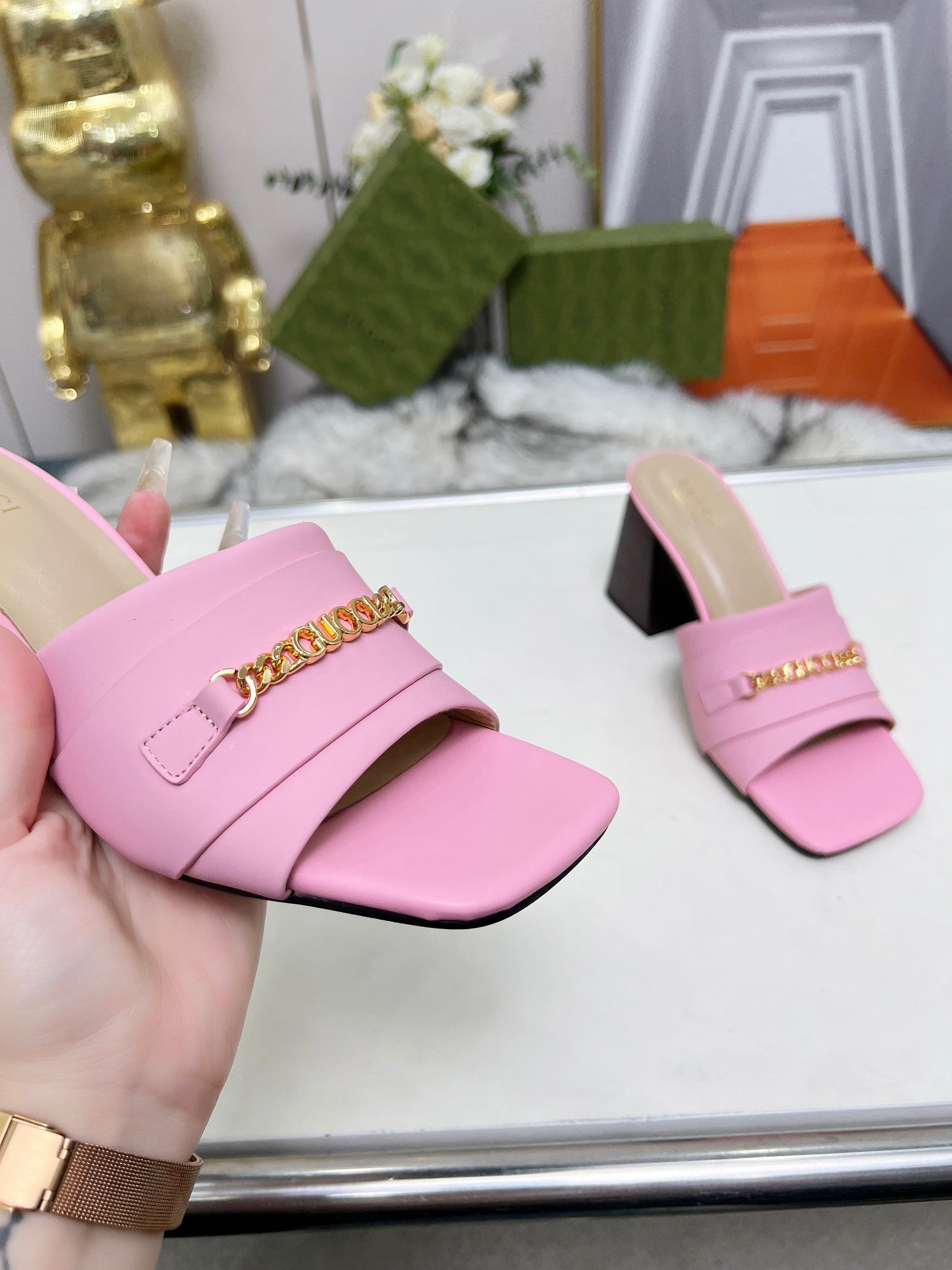 Z2N75B11  Popular leather High heels