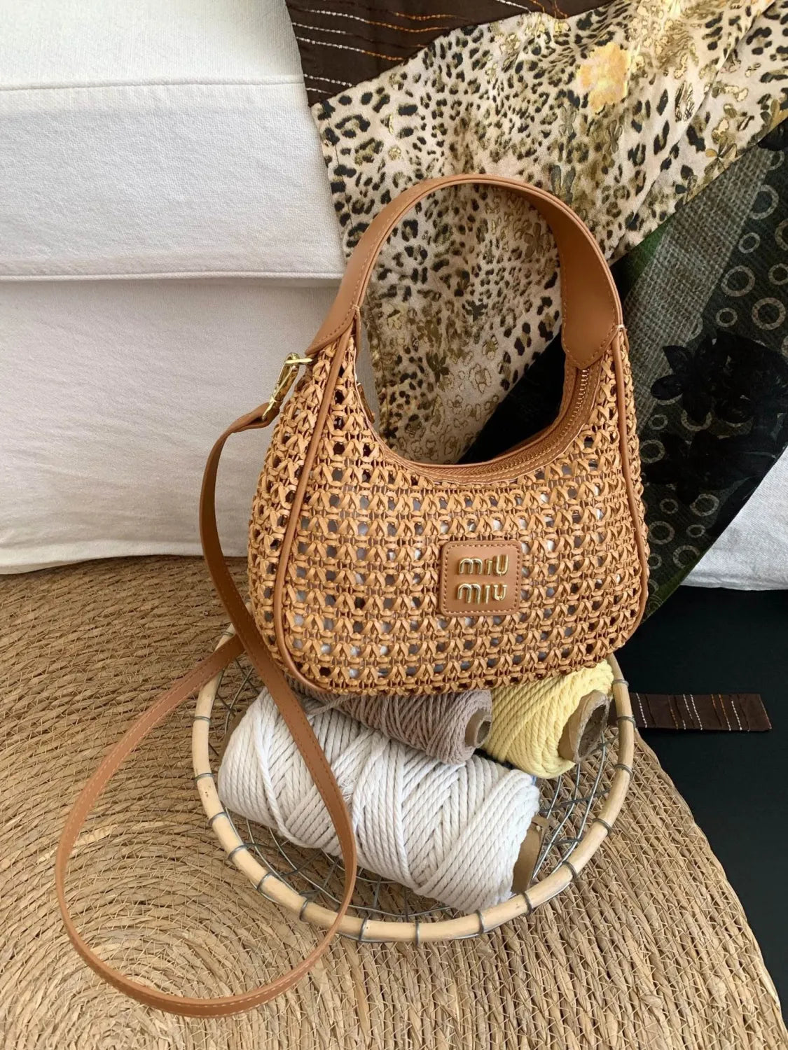 B1P36A51 Popular woven bag