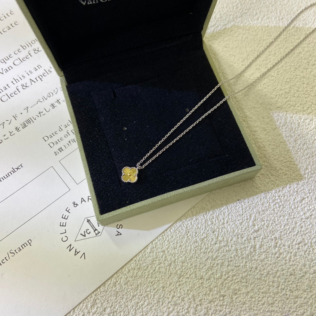 X5Q85VA271X Popular Necklaces. Bracelets. Earrings