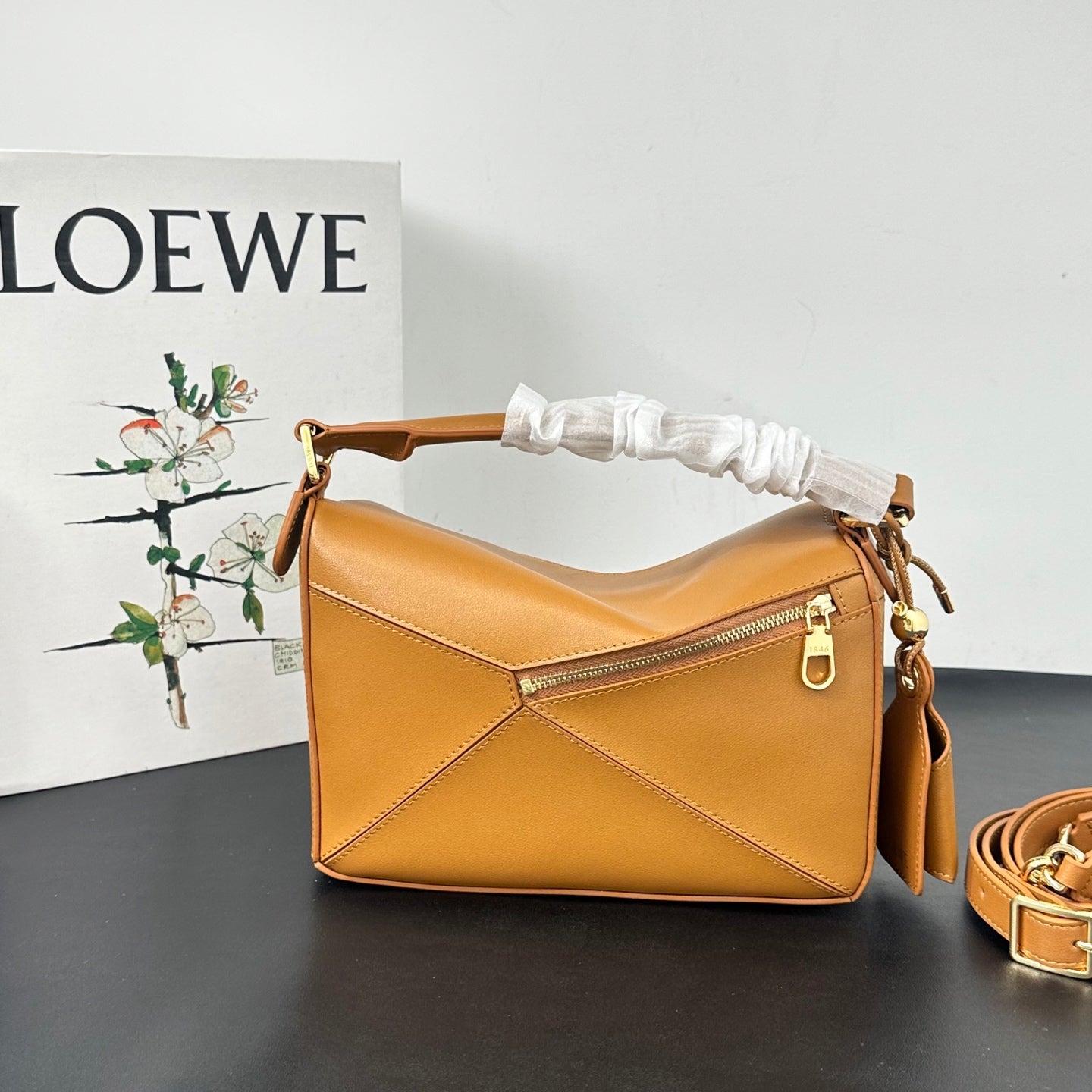 B1R46A9 Popular leather bag