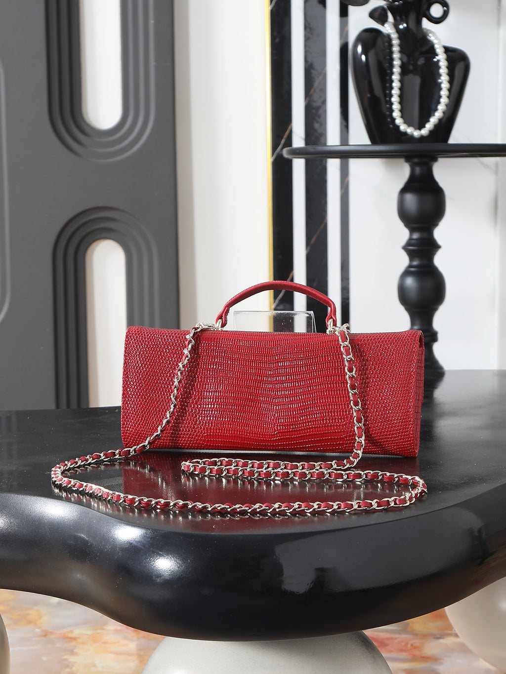 B1R76C23 Popular leather bag