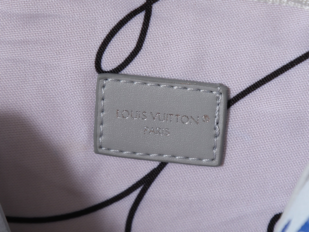 B1P46E109 Popular leather bag