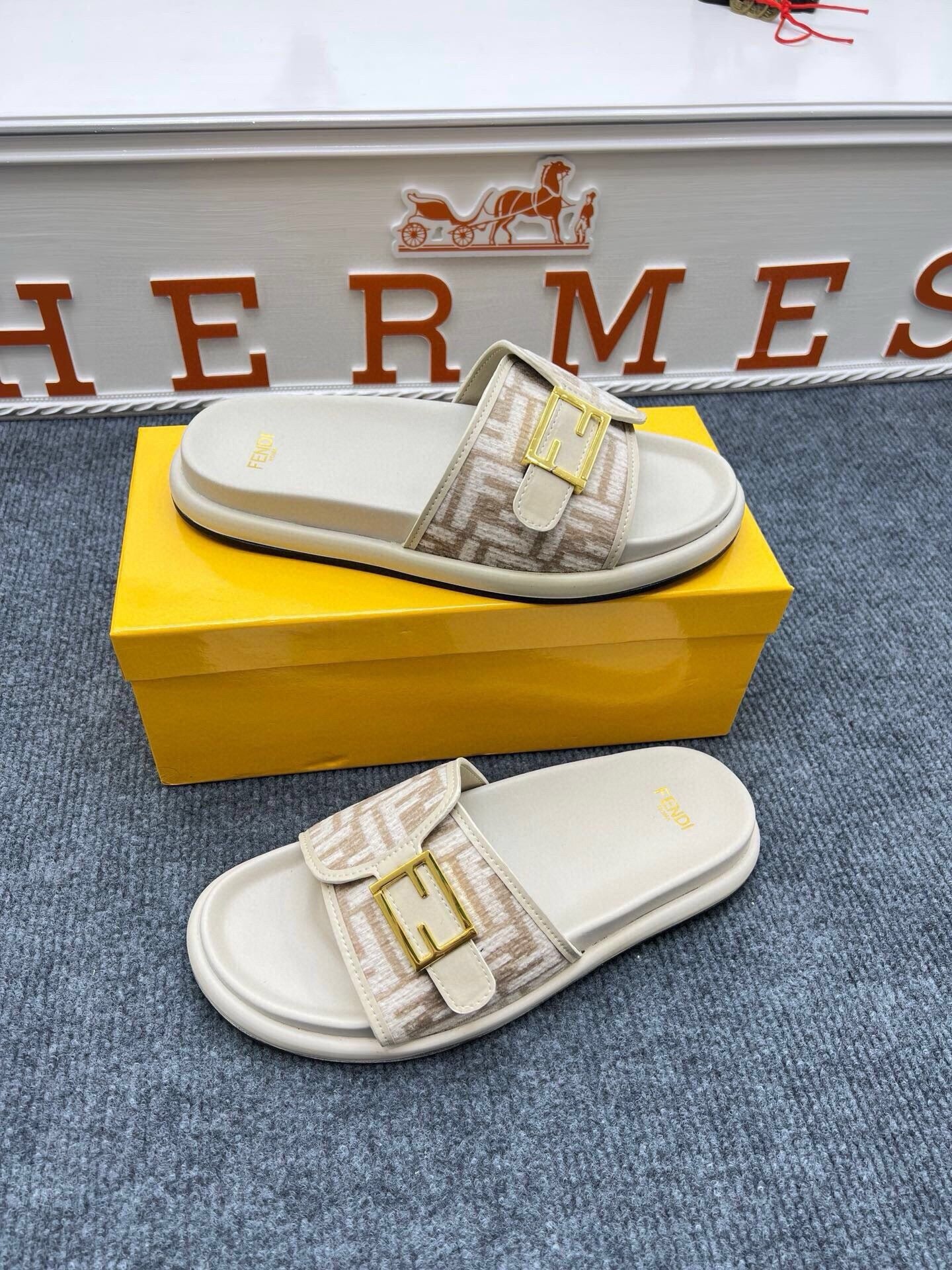 Z5ZF37 Popular slippers
