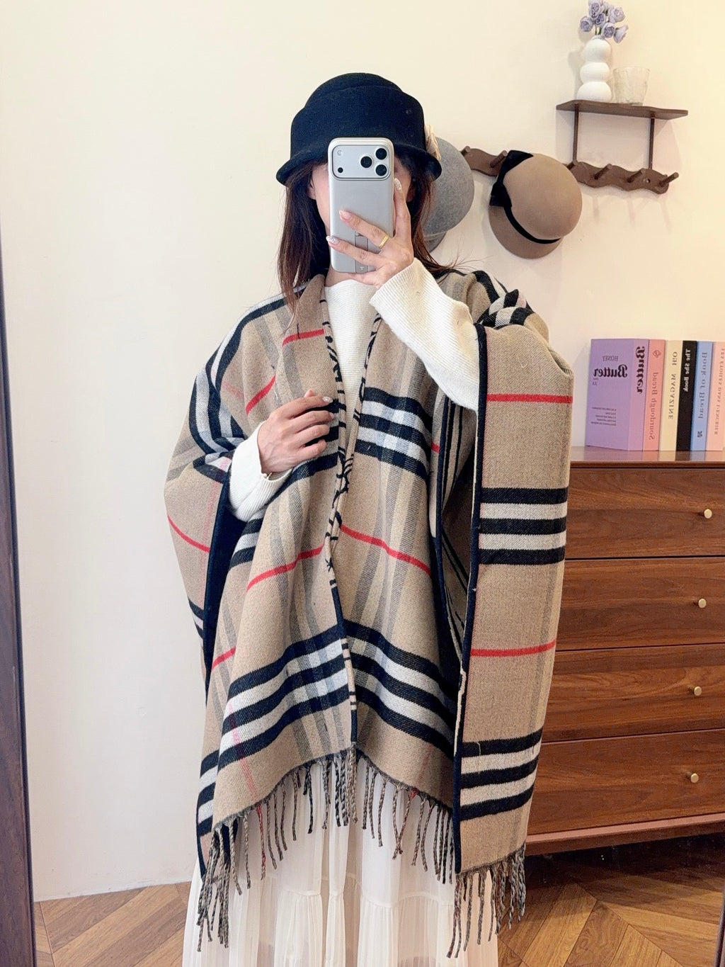 W1R86R46 Popular cape
