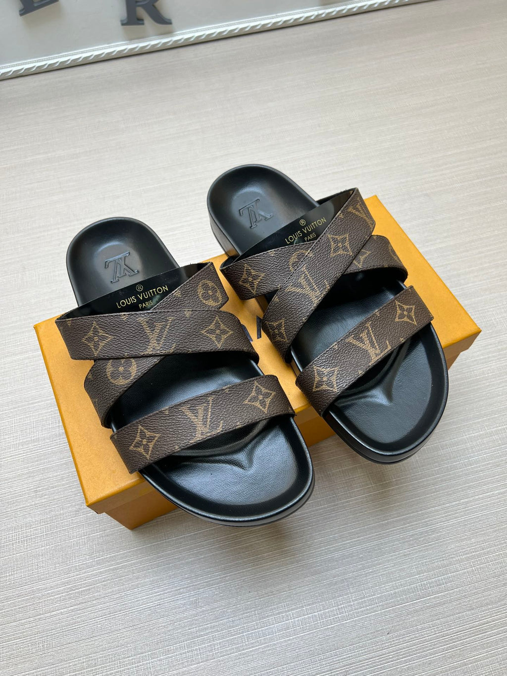 Z5ZE89 Popular slippers