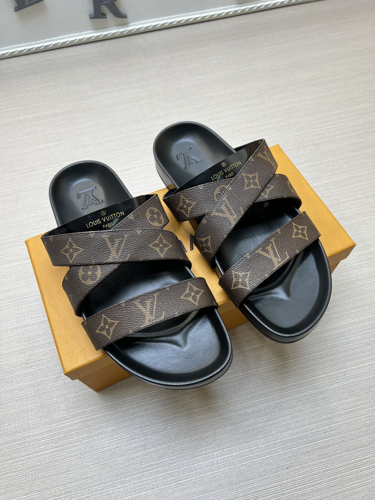 Z5ZE89 Popular slippers