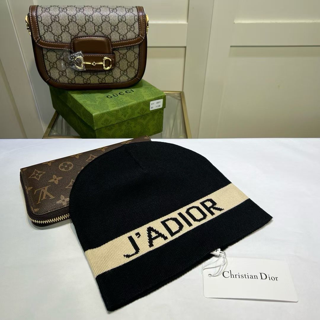 M1R86D100  Popular hats
