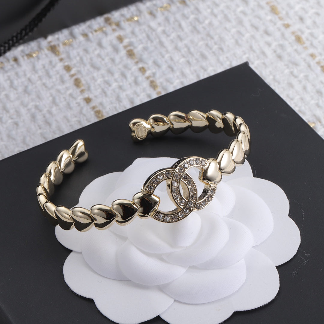 X1Y93C370K  Popular Bracelets