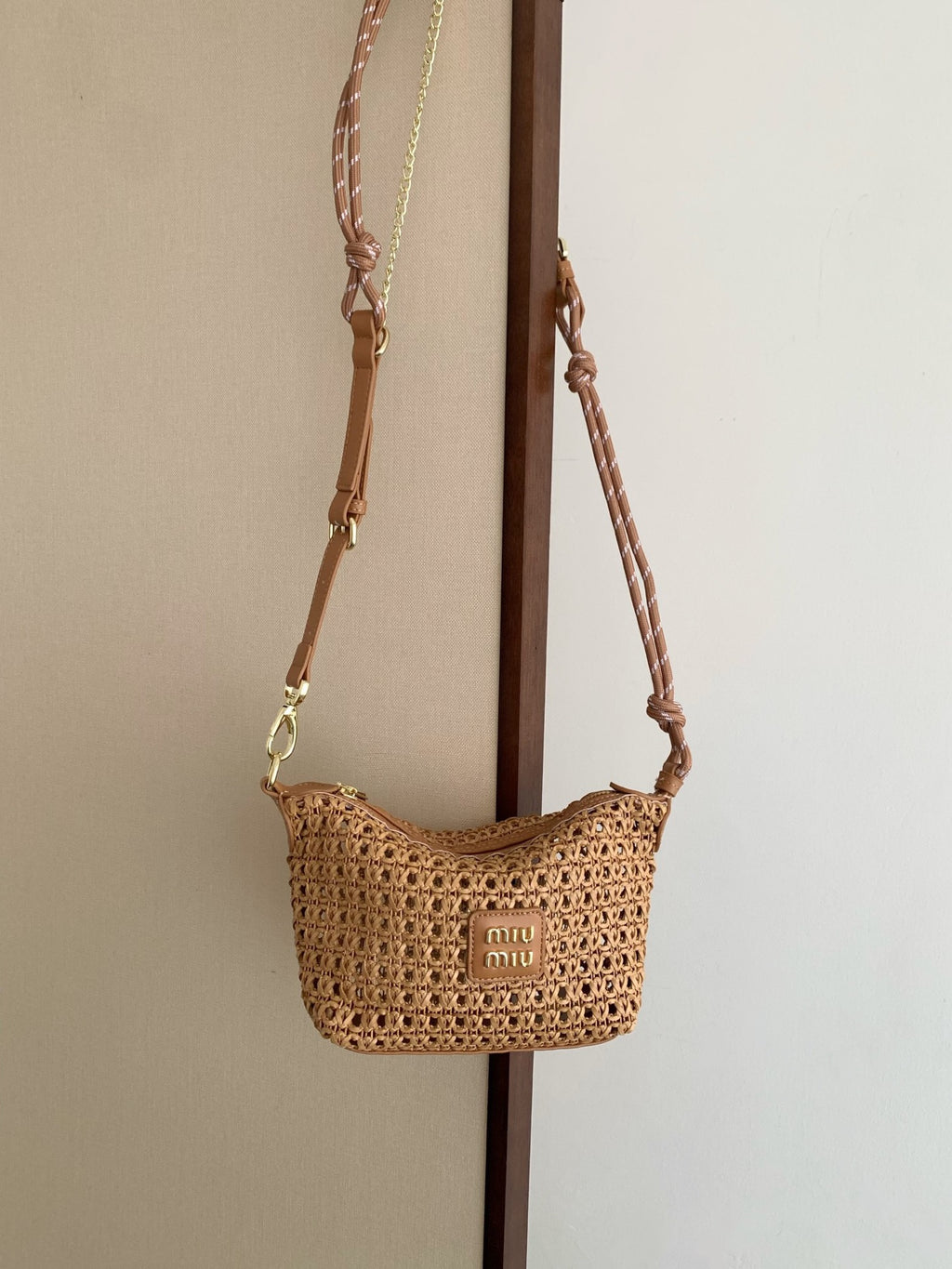 B1P36A51 Popular woven bag