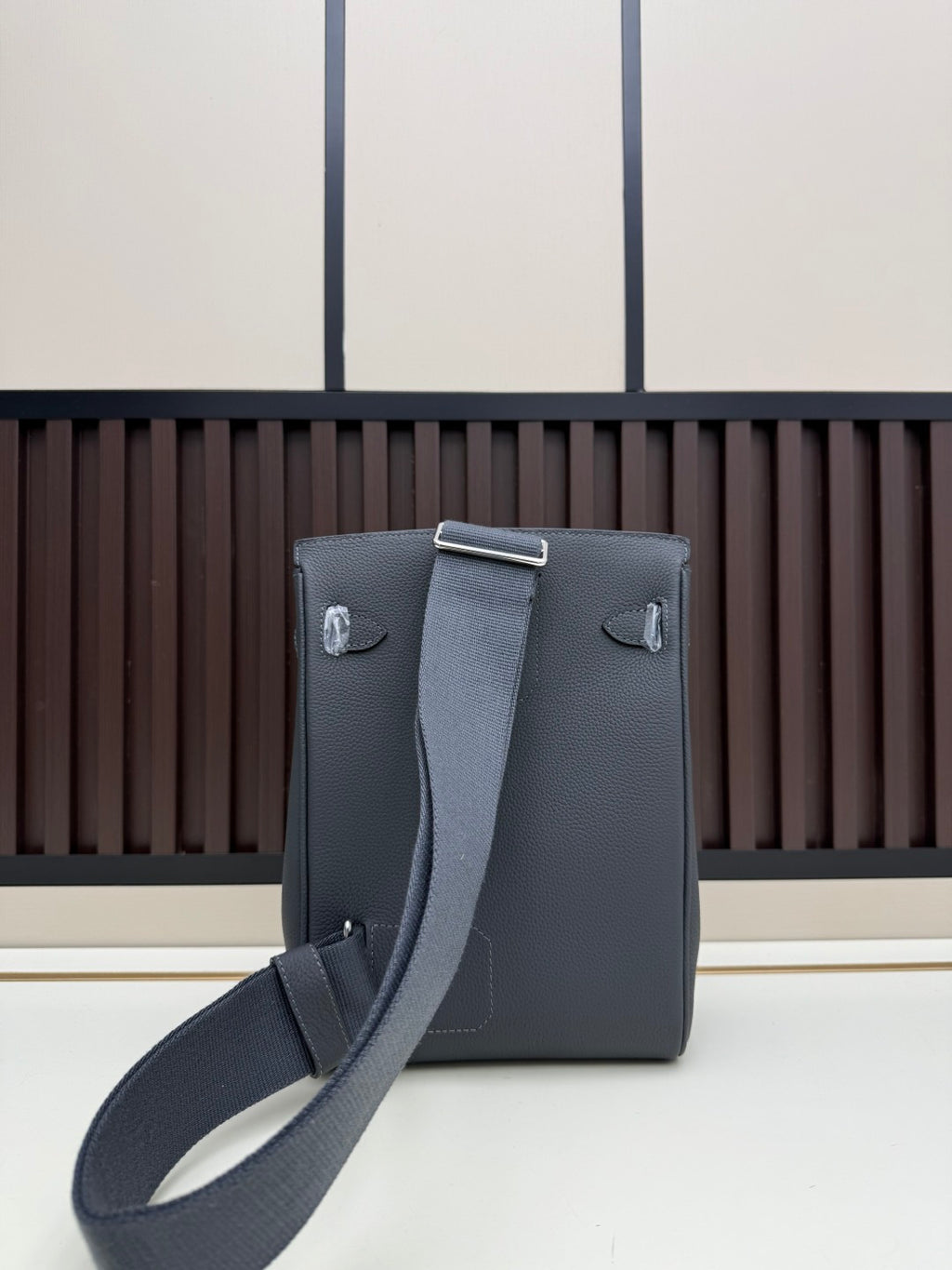 B1P36H45 Popular leather bag