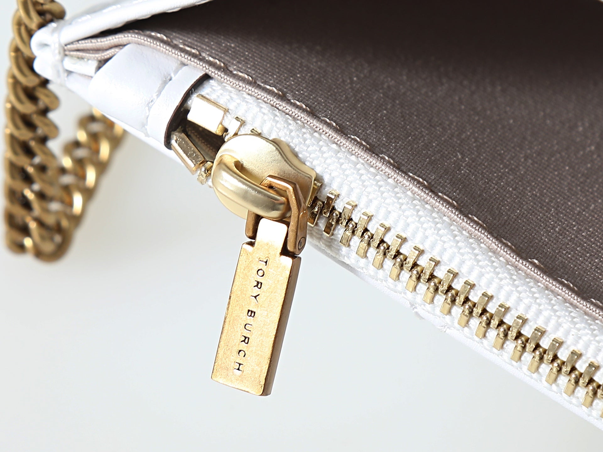 B1X56A26 Popular leather bag