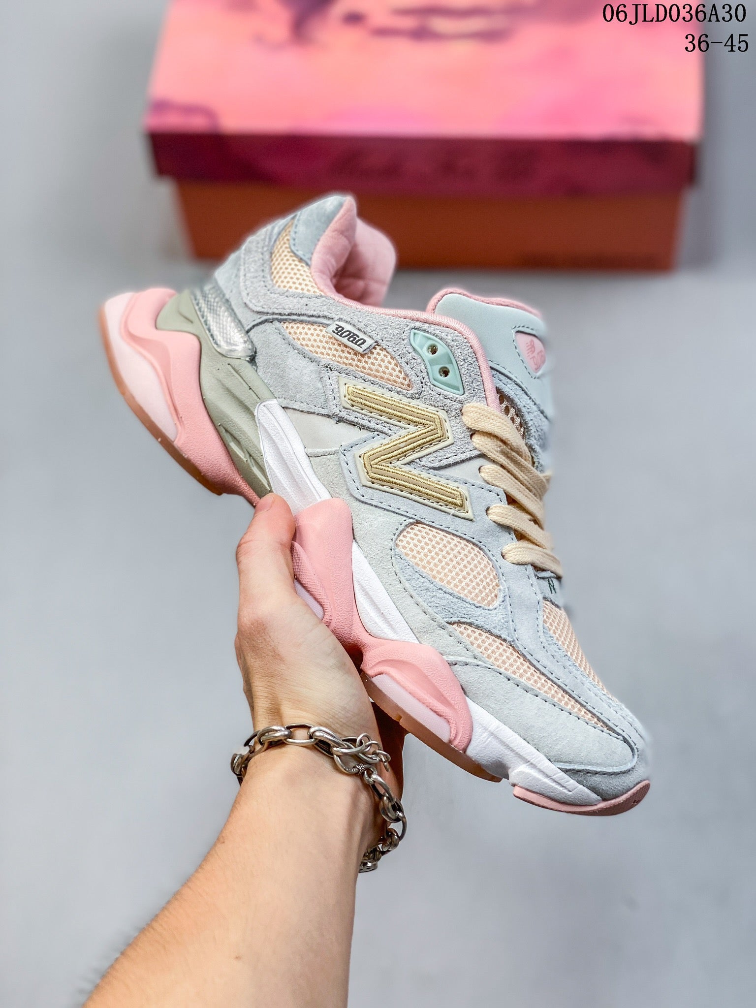Z4XN189 Popular Sneakers