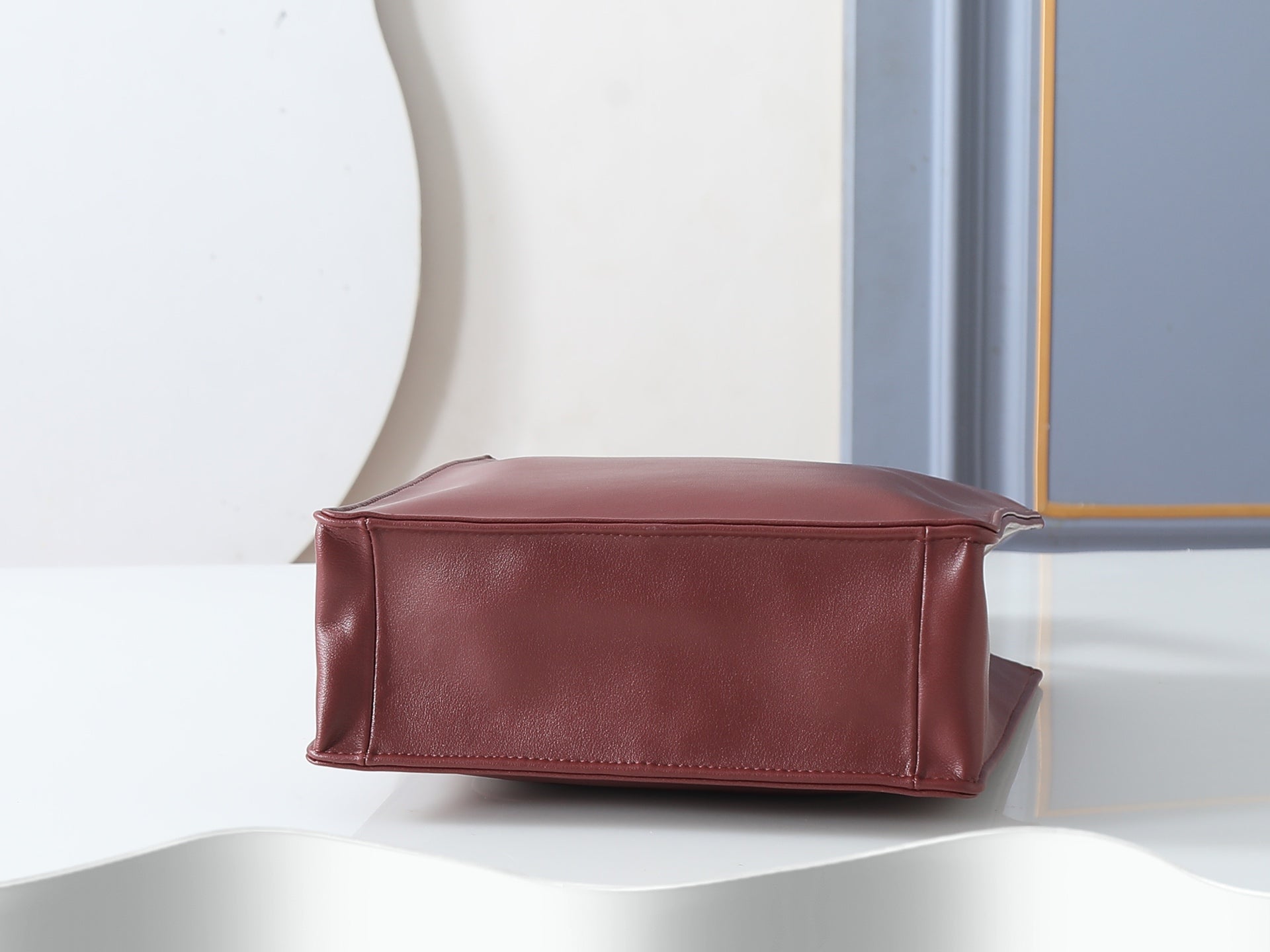 B1R76C29 Popular leather bag
