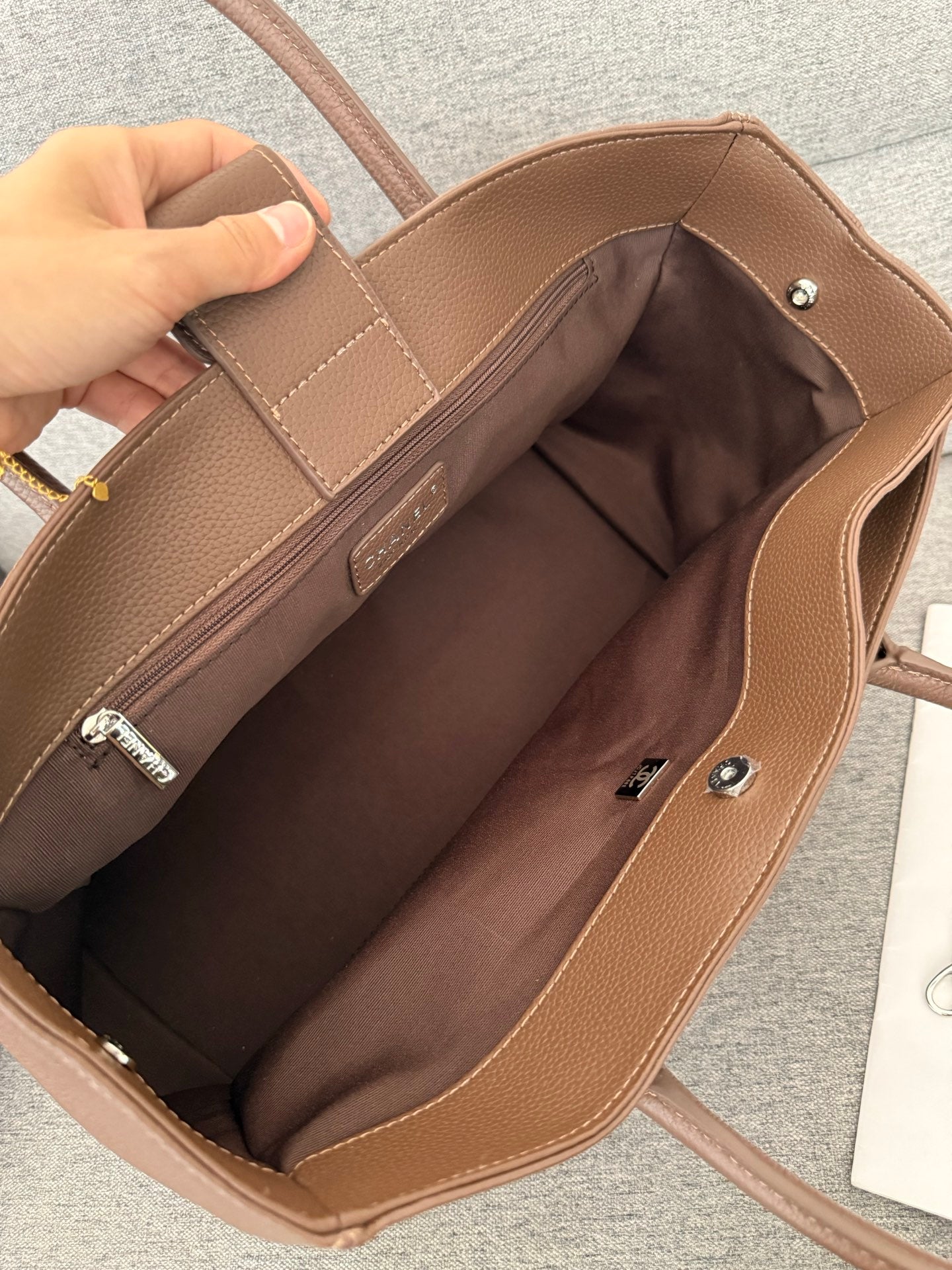B1R76C37 Popular leather bag
