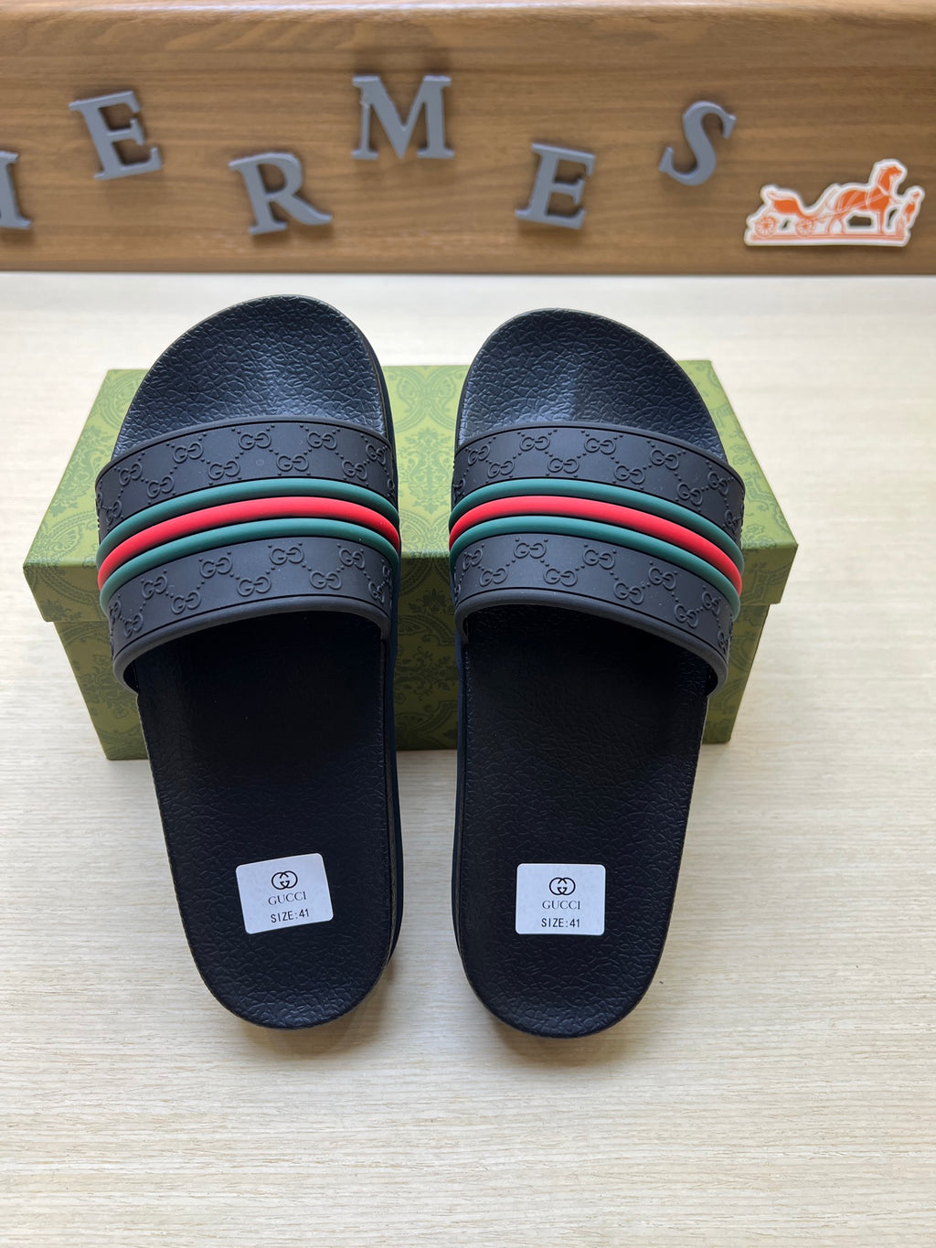 Z5X76B7  Popular slippers