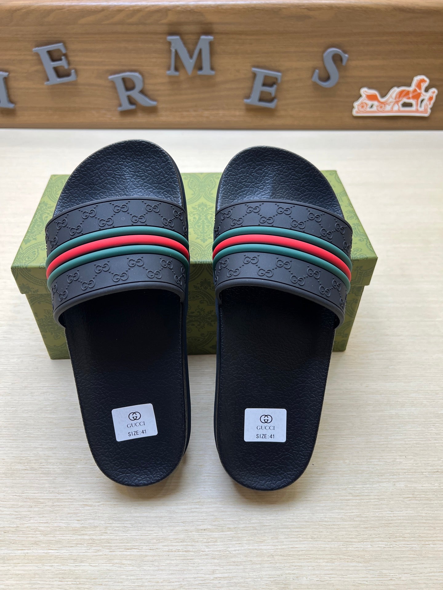Z5X76B7  Popular slippers