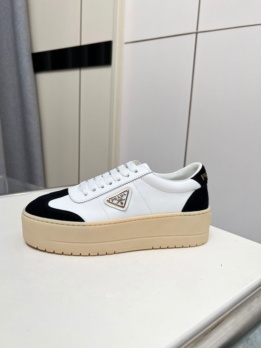 Z2Q95P110 Popular high-quality  shoes
