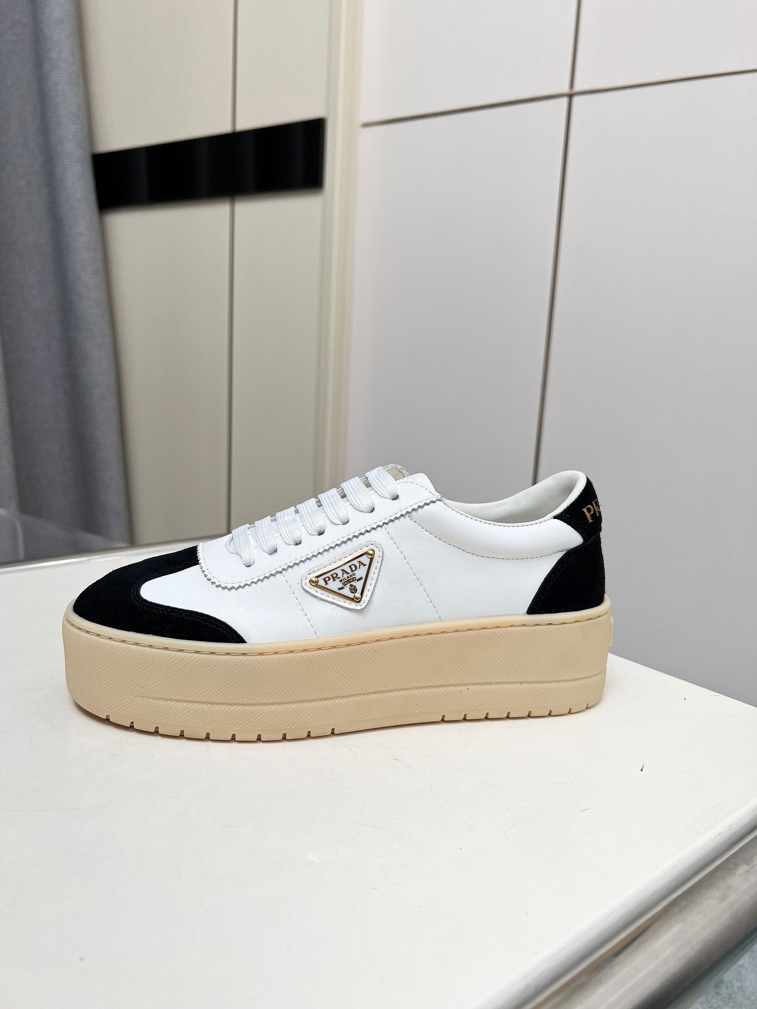 Z2Q95P110 Popular high-quality  shoes