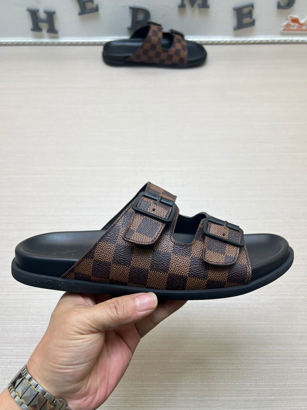 Z5ZE60 Popular slippers