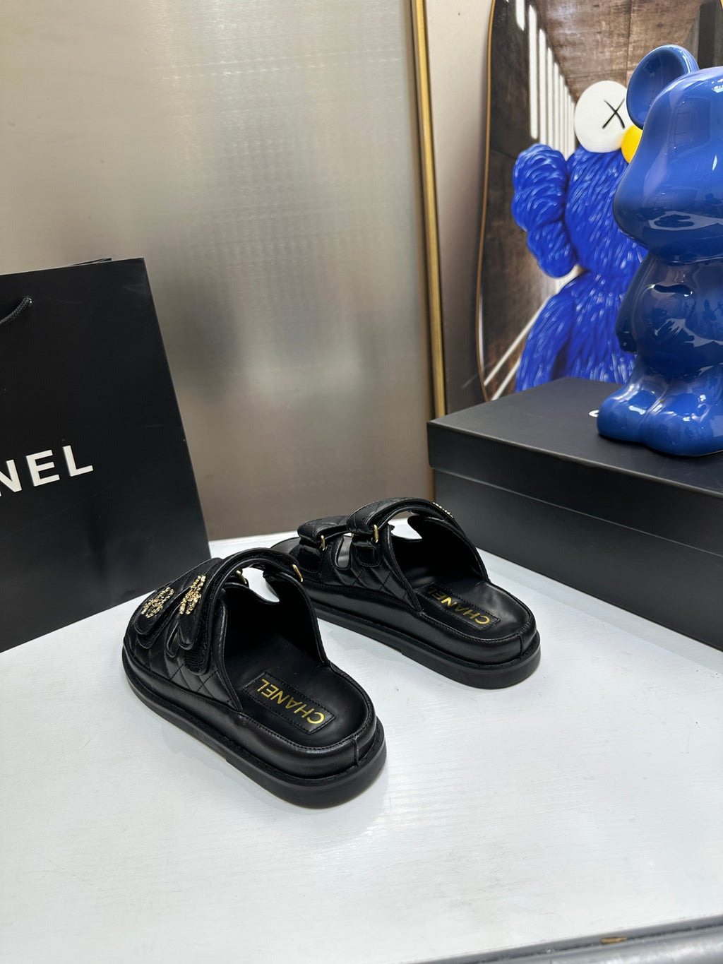 Z1R45C1  Popular sandals