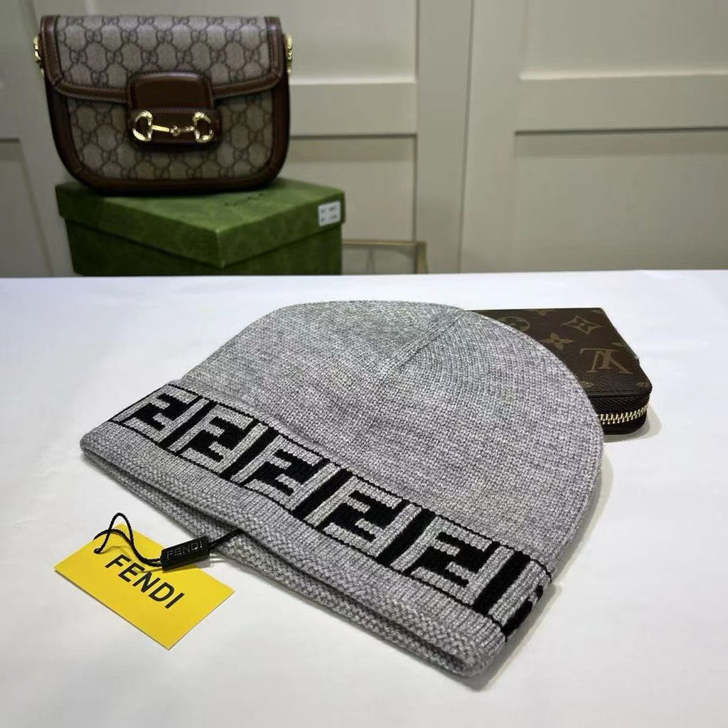 M1R86F44 Popular hats