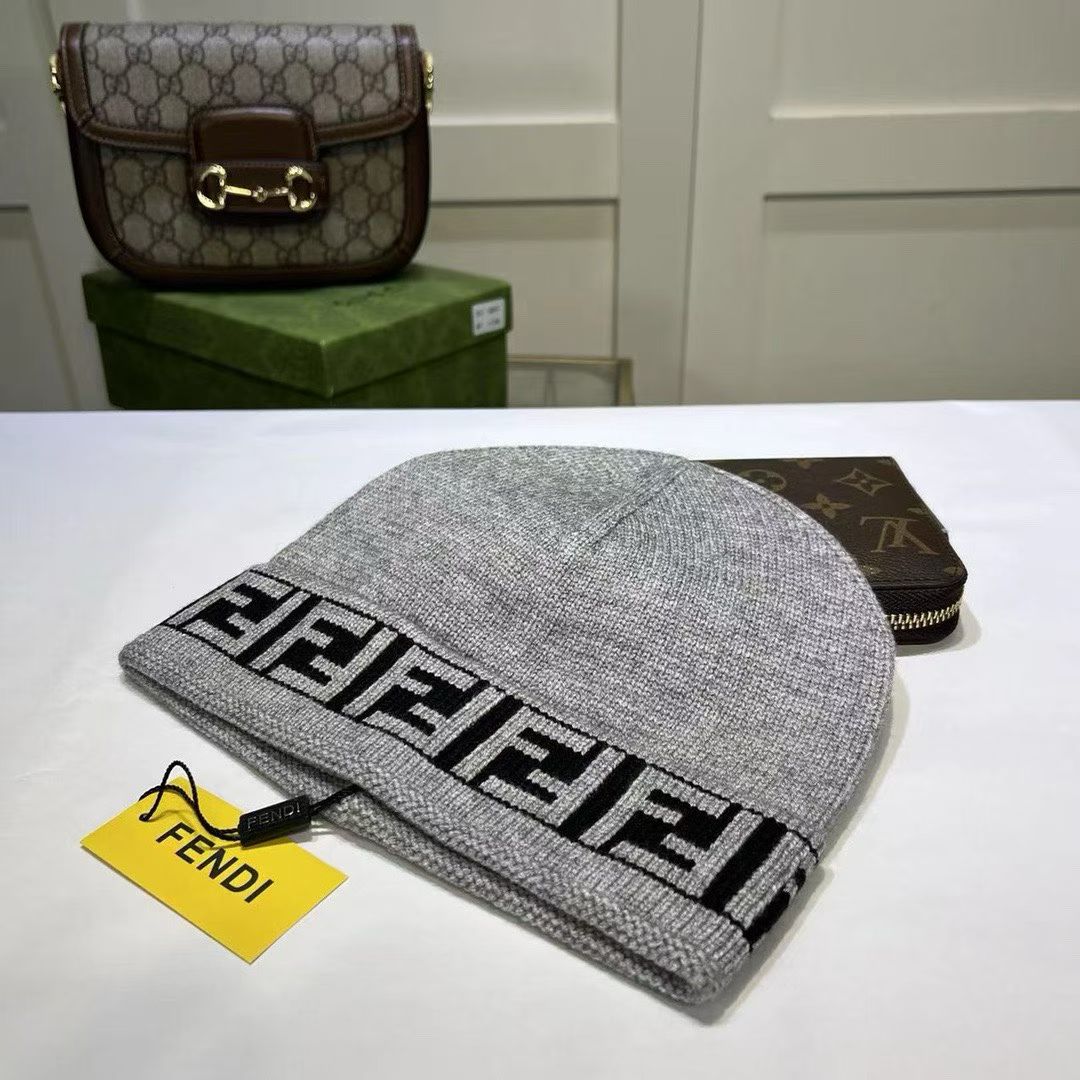 M1R86F44 Popular hats