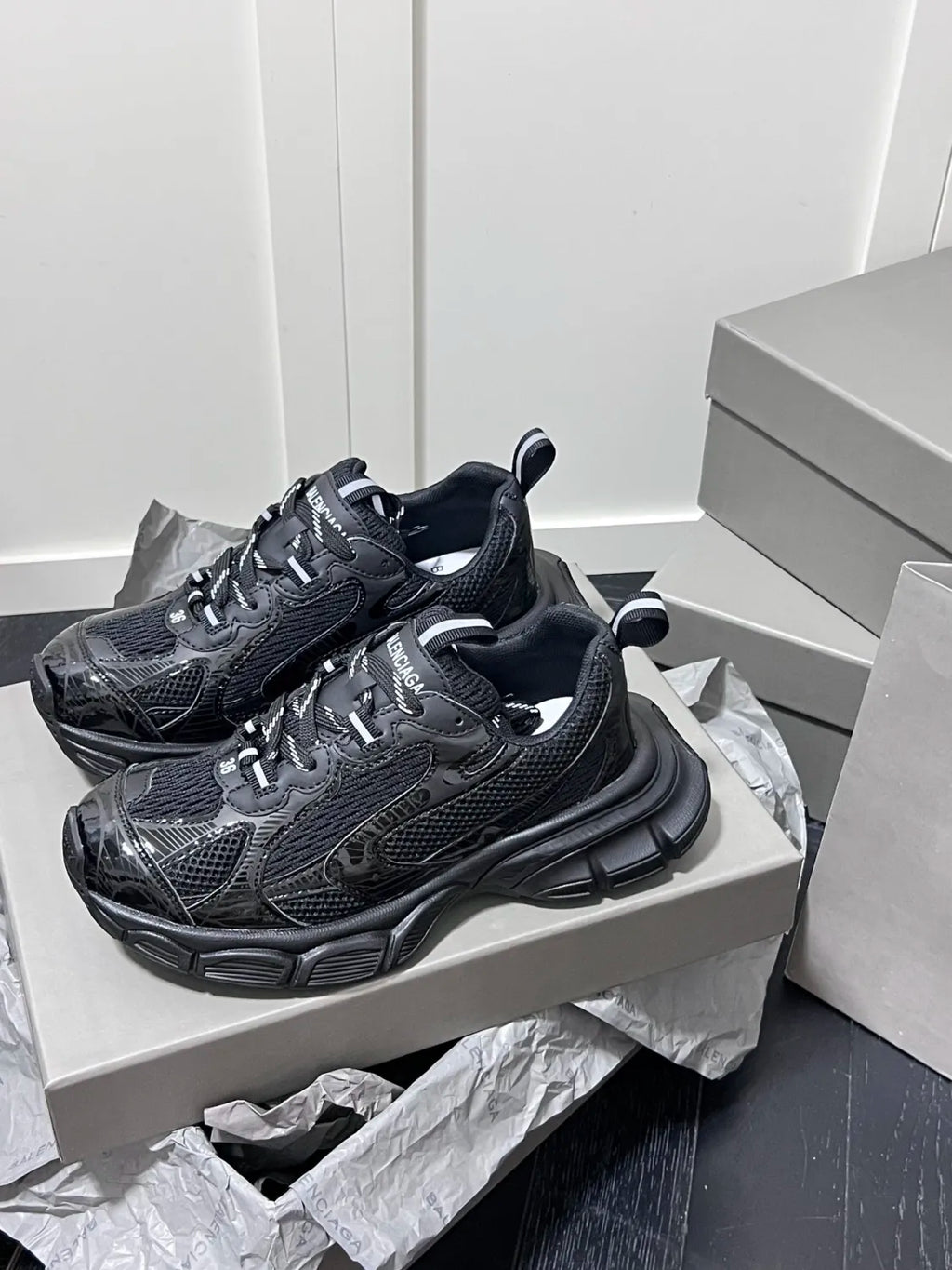 Z1Z54J115 Popular shoes