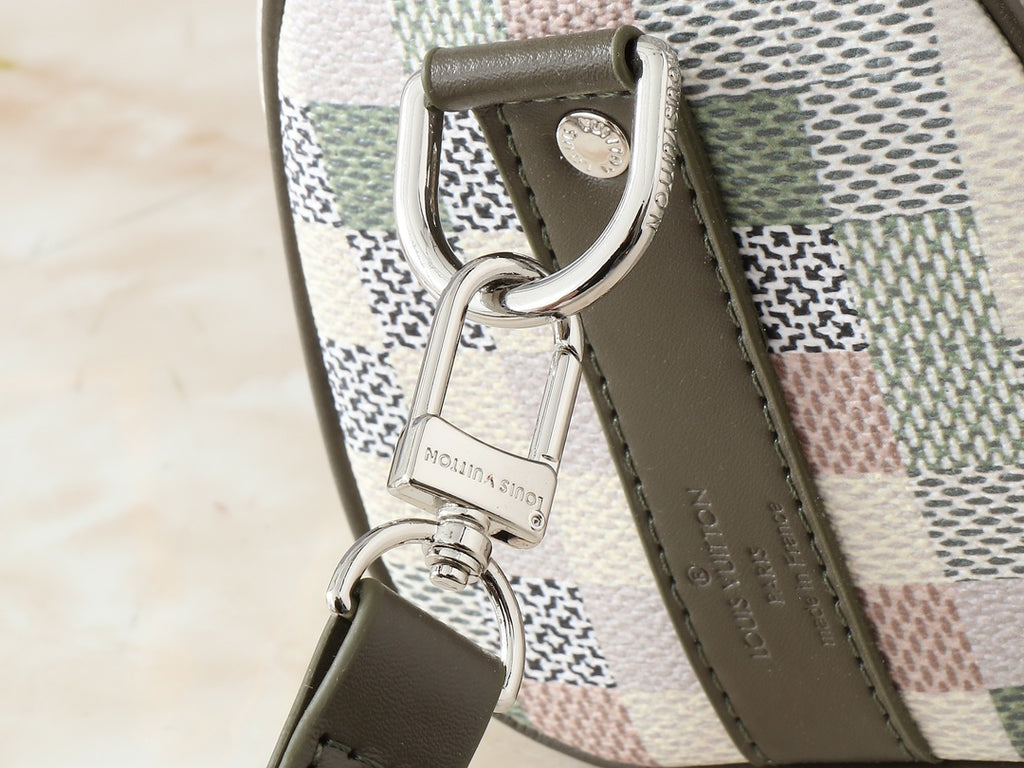 B1P46E35 Popular leather bag
